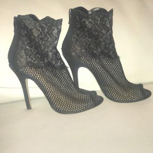 Chinese Laundry Lace Illusion Heel